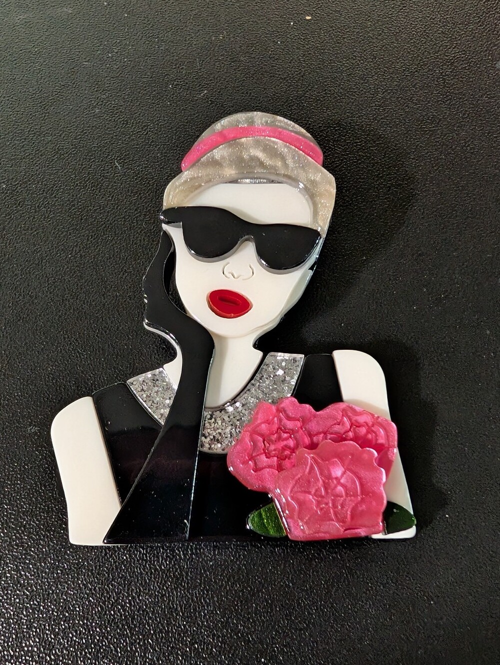 Stylish Pink Floral Portrait Brooch - Women Jewelry